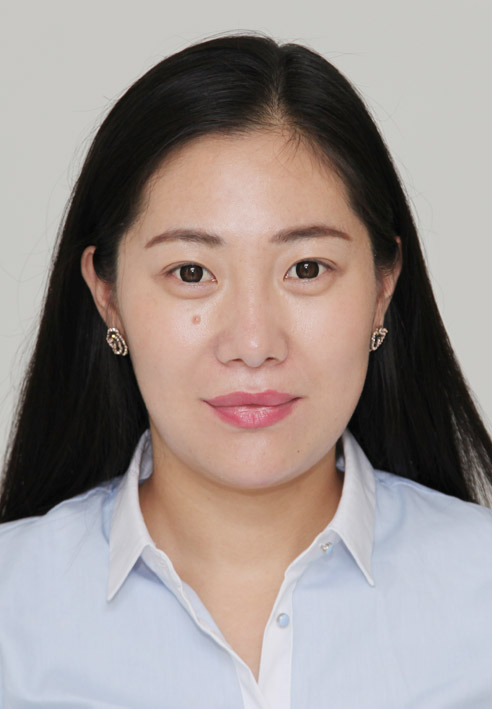 英语教研室主任--朱泾